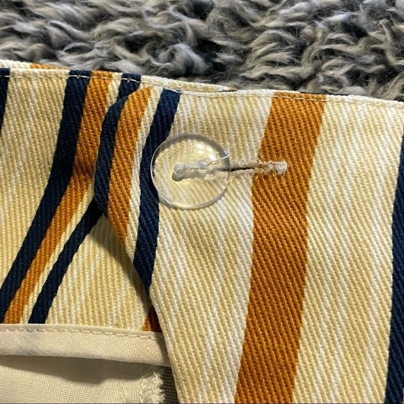 ✅HOST Pick✅ Forever 21 High Rise Shorts, Large - Picture 6 of 7